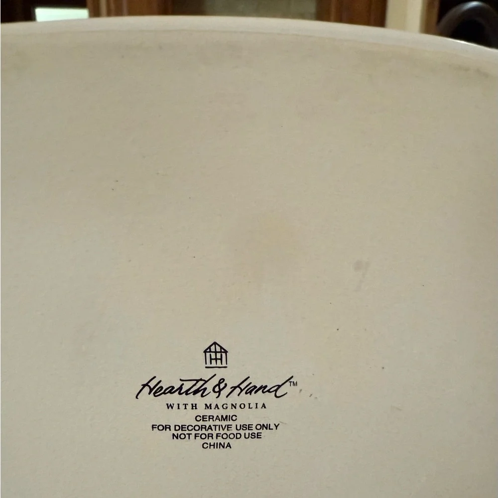 Large hearth & hand vase. Excellent condition. - Picture 4 of 4